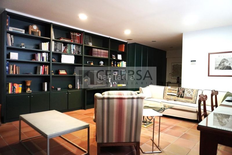 Foto 3e59a413-5cbc-4a60-b1d4-17de8eed6221. Casa amb aparcament a Tres Torres Barcelona