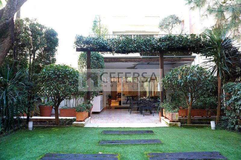 Foto 53e638da-6337-44a6-b008-dc0a5eec71cc. Casa amb aparcament a Tres Torres Barcelona
