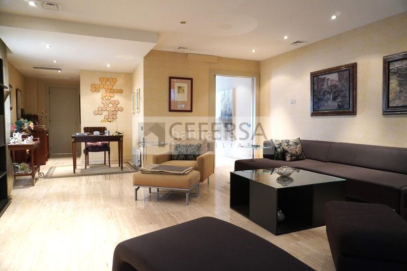 Foto 5997f63b-7923-4a39-bd24-a035207a7ca8. Casa amb aparcament a Tres Torres Barcelona