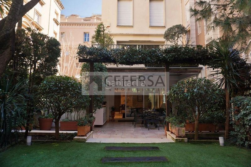 Foto c622ae39-2645-4f04-9f5a-358b25ab550a. Casa amb aparcament a Tres Torres Barcelona