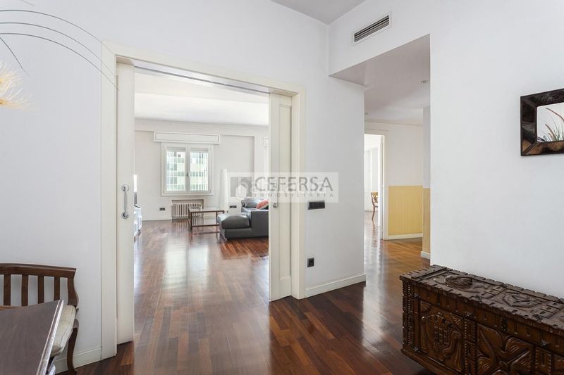 Foto 19236988-f11e-4170-bab7-008faea2a680. Pis amb calefacció aparcament a Barri de les Corts Barcelona