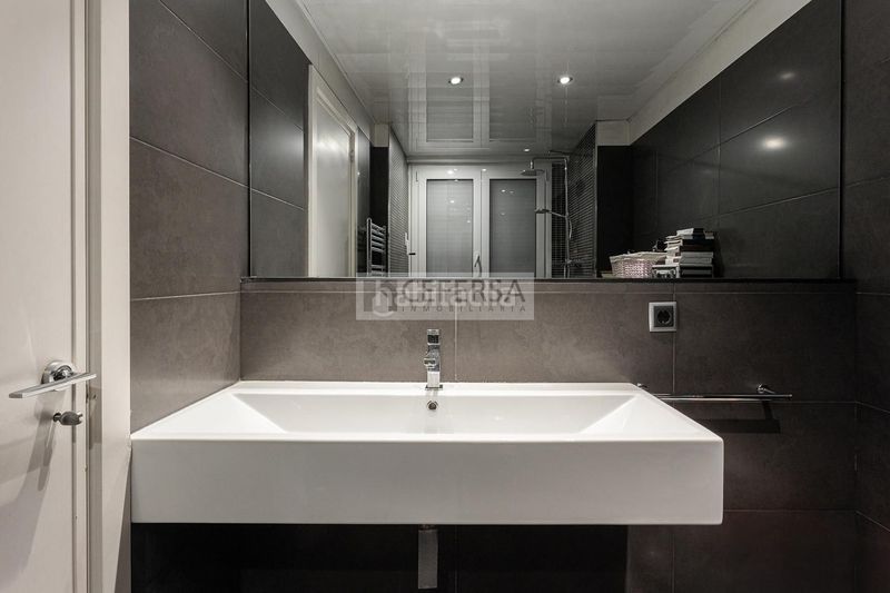 Foto 5a0a9bfe-ea61-4073-a160-c6284bf1f788. Pis amb calefacció aparcament a Barri de les Corts Barcelona