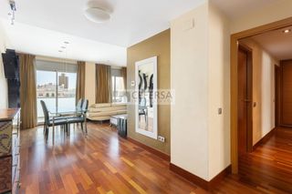 Piso  De provença. Exclusivo piso alto y luminoso con amplia terraza en el emblemát