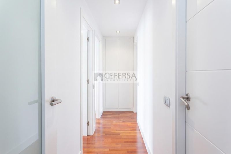 Foto f940d36e-fe5e-4ce2-8e34-473f2ca46090. Pis amb aparcament a Sagrada Família Barcelona
