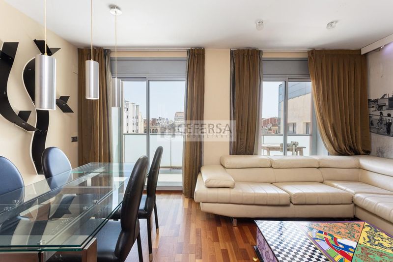 Foto 4c097fe4-ee57-4e98-b938-325566763d35. Pis amb calefacció aparcament a Sagrada Família Barcelona