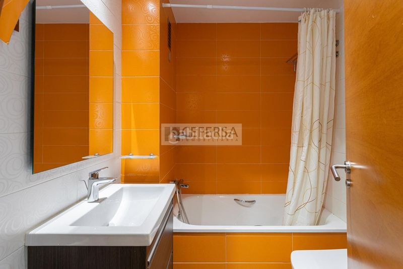 Foto 171e1c56-3ae6-4f47-9b24-fb4c21da5811. Pis amb calefacció aparcament a Sagrada Família Barcelona