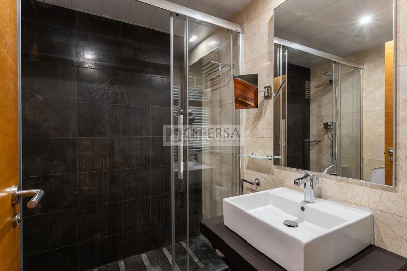 Foto 3669bb70-4146-4a33-8cea-175054f047ab. Pis amb calefacció aparcament a Sagrada Família Barcelona