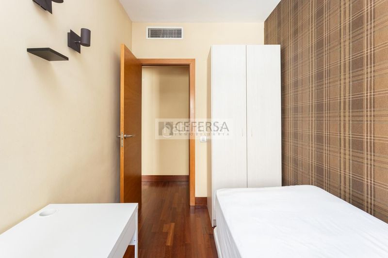 Foto b7290a01-340d-4cb5-9312-deb0e35ecaad. Pis amb calefacció aparcament a Sagrada Família Barcelona