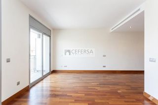 Pis  De proven�a. Exclusivo y luminoso piso con amplia terraza en el emblem�tico b