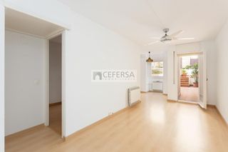 Flat  De sant gervasi de cassoles. Piso muy exterior y soleado con terraza en excelente ubicación d