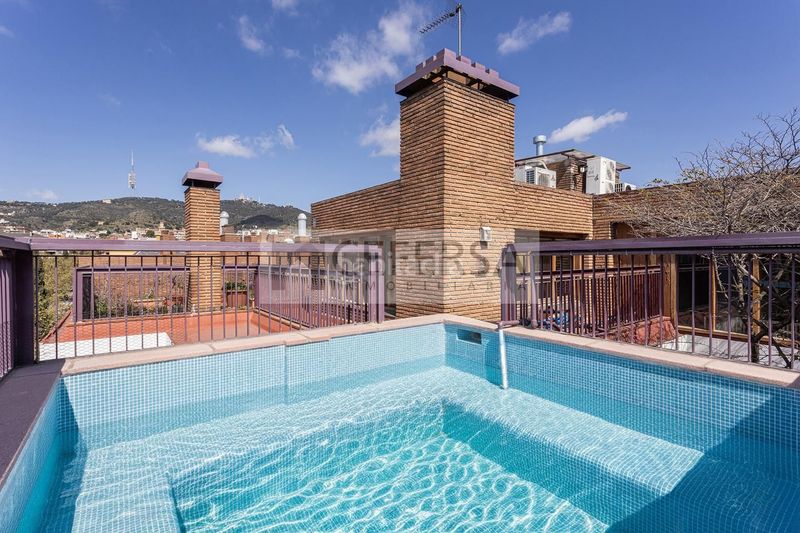 Foto 60cb579a-2d31-46e9-8ca0-1e1196f99c93. Pis amb calefacció aparcament piscina a Tres Torres Barcelona
