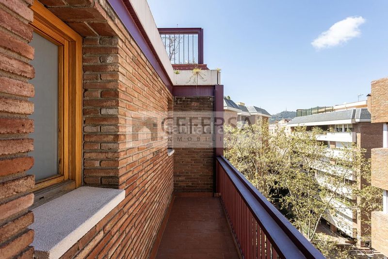 Foto 70052c21-6669-49c9-ae19-9634db46eed6. Pis amb calefacció aparcament piscina a Tres Torres Barcelona