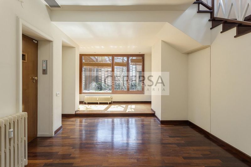 Foto 82cfefaa-81f2-45dc-a635-431bea7765ee. Pis amb calefacció aparcament piscina a Tres Torres Barcelona