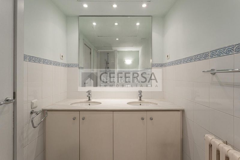 Foto cb3b4d5e-62c7-433b-a322-b0278e1ea9c9. Pis amb calefacció aparcament piscina a Tres Torres Barcelona