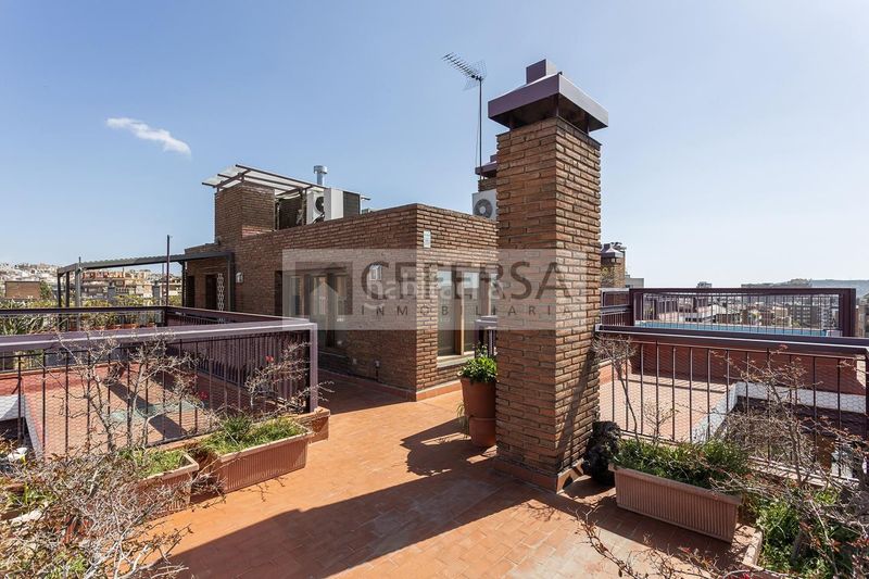 Foto eeb2fdee-2064-4c67-b20d-e1655cc5f866. Pis amb calefacció aparcament piscina a Tres Torres Barcelona