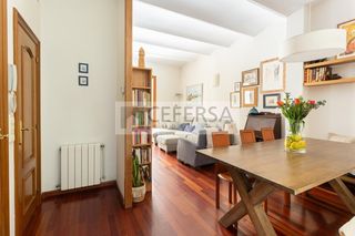 Casa a Sant Ramon - Maternitat. Exclusiva casa histórica ubicada en pasaje de les corts.