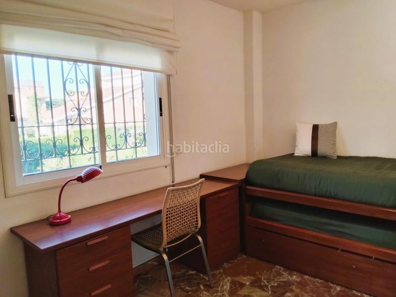 Foto 08ff9899-8b34-4dcd-bf6f-936e22c0f739. Chalet impresionante casa unifamiliar de cuatro vientos con jardín y piscina privada en Vendrell (El)