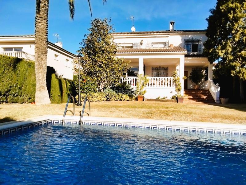 Foto 5e5cd654-e4fd-4837-9493-f7c047eda974. Chalet impresionante casa unifamiliar de cuatro vientos con jardín y piscina privada en Vendrell (El)