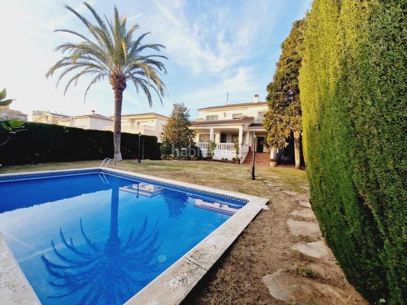 Foto 8e73f406-acc1-4cda-a150-46d6d928ae48. Chalet impresionante casa unifamiliar de cuatro vientos con jardín y piscina privada en Vendrell (El)