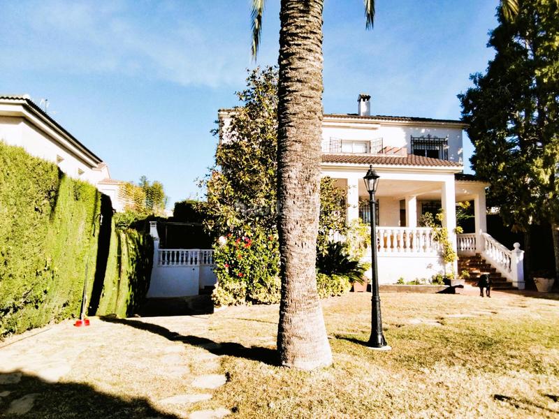 Foto 90e0c7bf-42da-4bac-967c-4d5170e79531. Chalet impresionante casa unifamiliar de cuatro vientos con jardín y piscina privada en Vendrell (El)