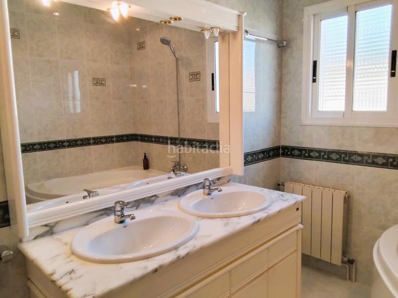 Foto 9181f604-342a-4c11-bc3e-64b2311ab91d. Chalet impresionante casa unifamiliar de cuatro vientos con jardín y piscina privada en Vendrell (El)