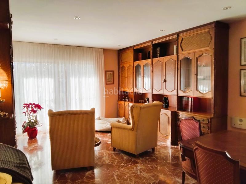 Foto adab05e3-cbe1-4e39-bffe-73cb3594a678. Chalet impresionante casa unifamiliar de cuatro vientos con jardín y piscina privada en Vendrell (El)