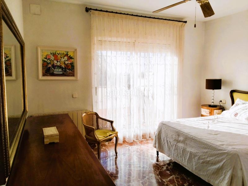 Foto b5bbbc3d-253d-4880-a6f7-cde018184332. Chalet impresionante casa unifamiliar de cuatro vientos con jardín y piscina privada en Vendrell (El)