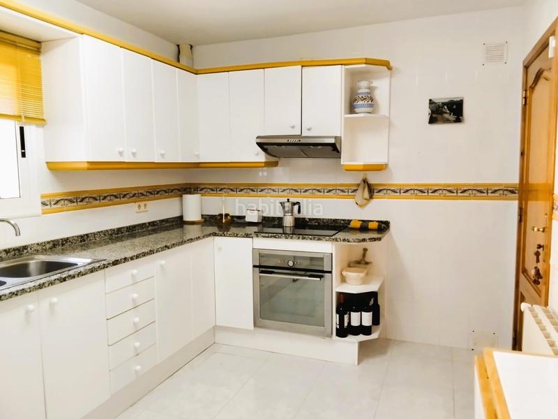 Foto b638809f-4e85-4c76-b779-6e085ca53661. Chalet impresionante casa unifamiliar de cuatro vientos con jardín y piscina privada en Vendrell (El)