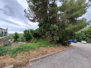 Terreny residencial a Segur de dalt. Parcela urbana con vistas al mar en segur de dalt  calafell