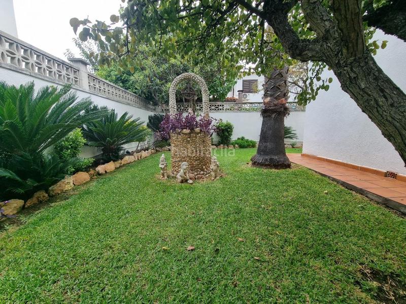 Foto b9fce3d8-75d0-4131-988b-fe310433f725. Chalet primera linea de mar en Marítima Sud Torredembarra