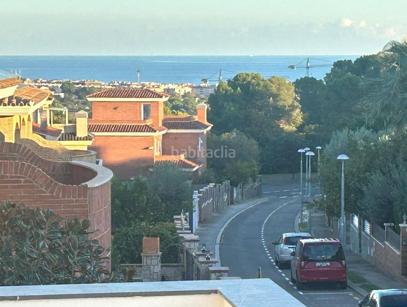 Foto 2c4742ba-5919-4c78-9818-0392c12f2602. Xalet amb calefacció aparcament piscina a Ciutat jardí Bonanova Calafell