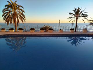 Pis  Maritim sant joan de deu. Apartamento moderno en primera lnea con vistas espectaculares
