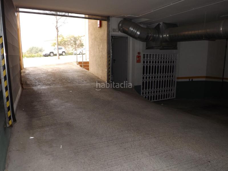 Foto fe37a0ec-ac94-481d-ba78-cbf0998fd45a. Aparcament cotxe a calle eres 21 a Calafell poble Calafell