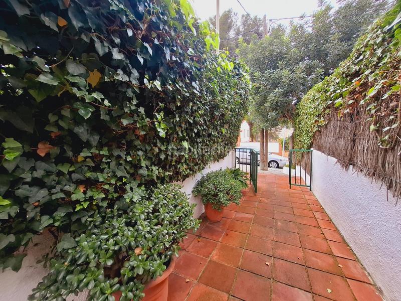 Foto 0b0b7635-2ef7-4b8c-a5b4-2068e8795610. Planta baixa a Segur de Calafell nucli urbà Segur de Calafell