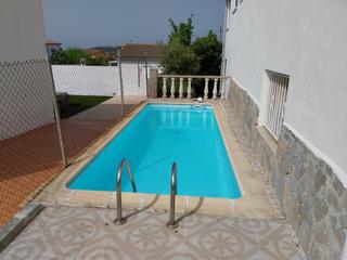 Casa adossada  Calle enric morera. Adosada