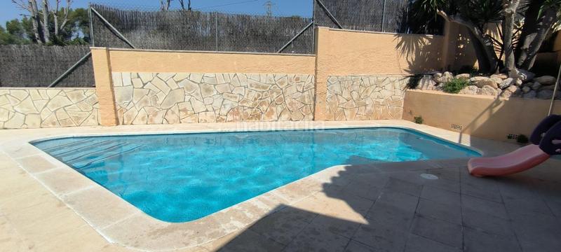 Foto fe728d3d-b52f-4810-845a-5eb51582b17e. Xalet amb calefacció aparcament piscina a Bellamar Calafell