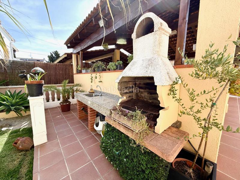 Foto a858ffe3-a8cd-4202-8e5c-5cc5a7cc2c38. Casa adosada en carrer holanda 27 casa centro en Segur de Calafell