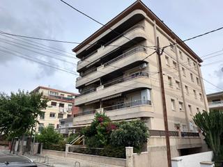 Planta baixa a Segur Platja. Planta baja en segunda línea de mar