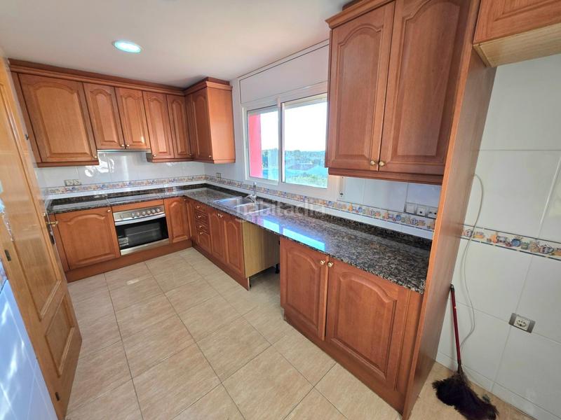 Foto 882163c2-d0db-4381-b701-4c2b34178040. Casa a schiera con riscaldamento parcheggio in Pobla de Montornès (La)