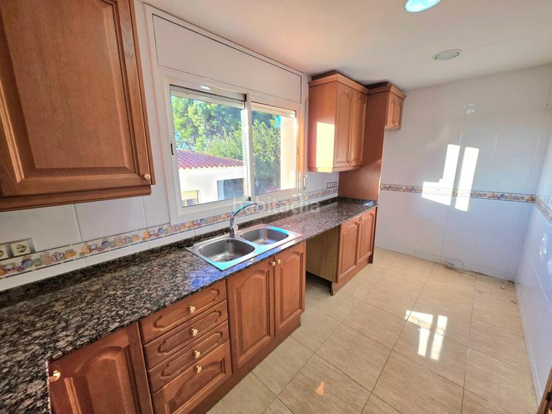 Foto f1897820-72f9-4a9b-86d2-078ac17dd23c. Casa a schiera con riscaldamento parcheggio in Pobla de Montornès (La)