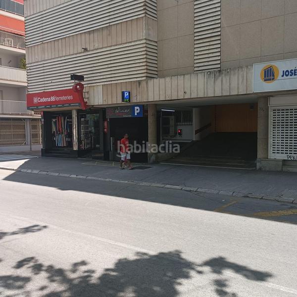 Foto 9e9bb57a-da5e-4922-bfe6-0bdf53cbdf07. Aparcament cotxe a Calafell platja Calafell