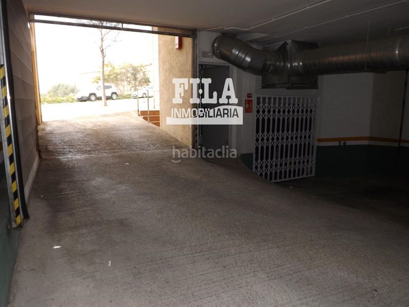 Foto 2ba5ccfb-6a1d-46f6-acaa-b2e792253318. Aparcament cotxe a Calafell poble Calafell