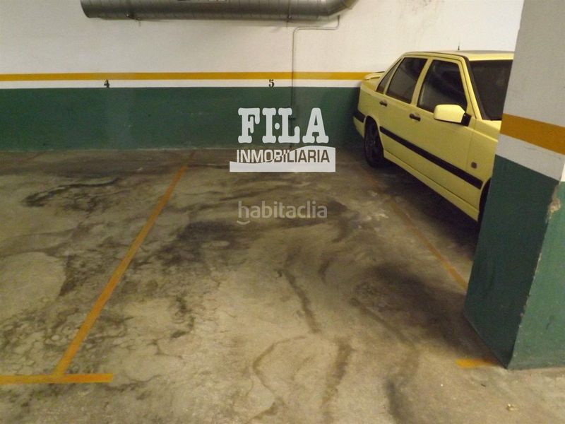 Foto eb9ec154-55f0-4a42-9366-1b646680f4ca. Aparcament cotxe a Calafell poble Calafell