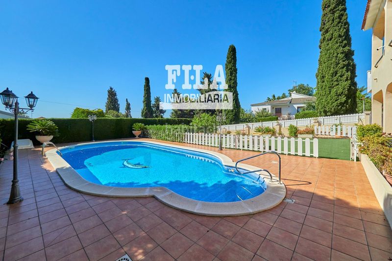 Foto 343be47d-6fba-4a8d-a49b-f4696f54853f. Chalet avec chauffage parking piscine dans Els Masos - Els Garrofers Coma-ruga