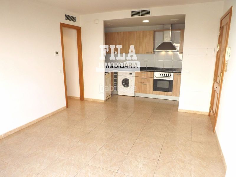 Foto 4076f128-2252-453b-b8d3-25503c844b36. Pis amb calefacció aparcament a Calafell poble Calafell