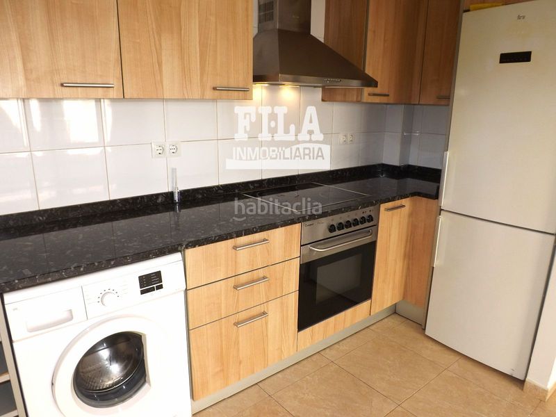 Foto 463bcc69-2d0a-49e2-9d62-8248278897e6. Pis amb calefacció aparcament a Calafell poble Calafell