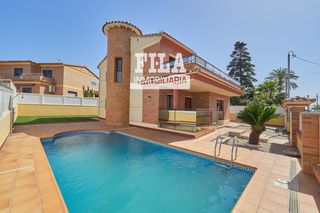 Xalet a Segur de Calafell Nucli Urbà. Chalet independiente alto standing en segur de calafell centro