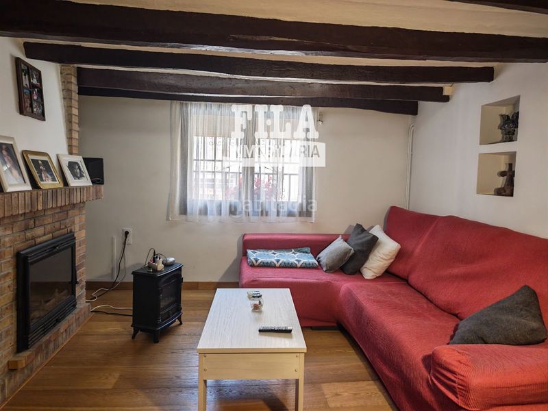 Foto 59a7306d-d9b1-4537-8729-78ef64bcdba1. Casa adossada a Llorenç del Penedès