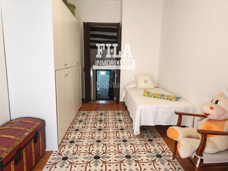 Foto c42ae0eb-942b-4e73-a8cc-641c5954e8e4. Casa adossada a Llorenç del Penedès