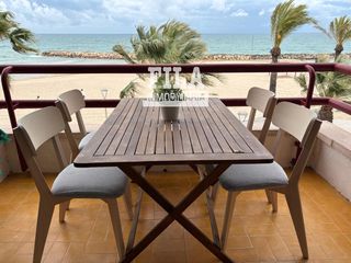 Pis a Prat de Vilanova. Piso en venta en primera línea de mar de vilanova i la geltrú